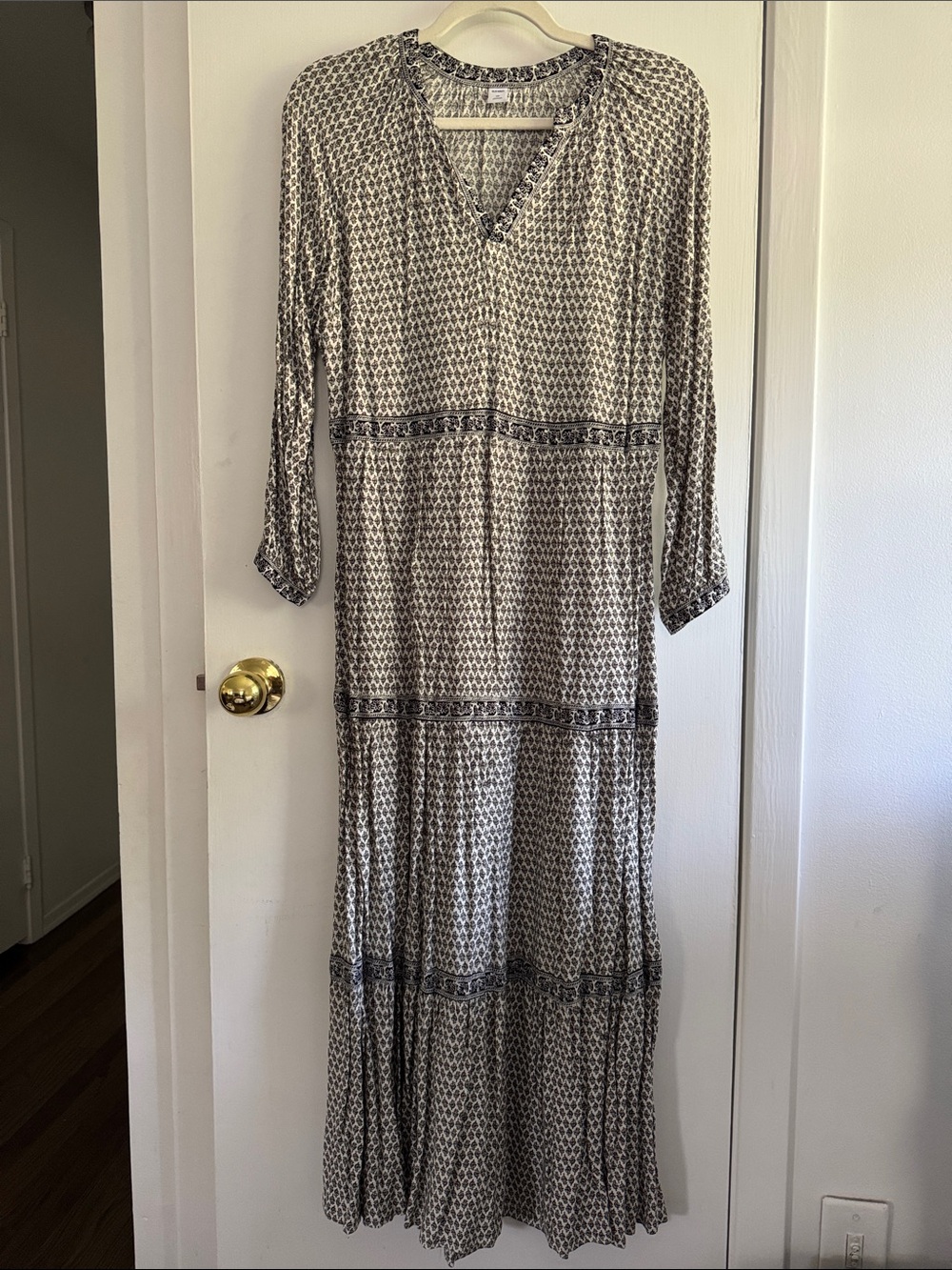 Old Navy Black and White Printed V-Neck Maxi Dress